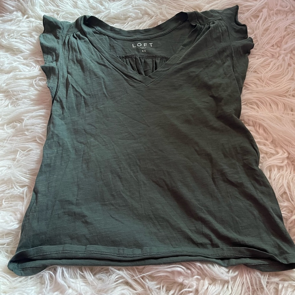 LOFT Dark Green V-Neck Flutter Sleeve Tee Size XS